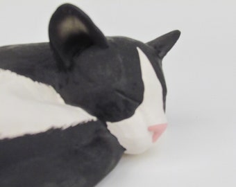 Personalized Urn for tuxedo cat  (TX-OR2)