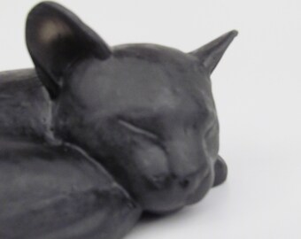 Urn for a black cat (Bk-OR2)