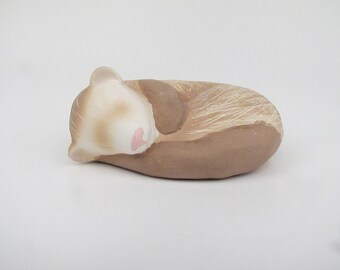 Ferret  Cremation Urn (O/LIGHT BROWN)