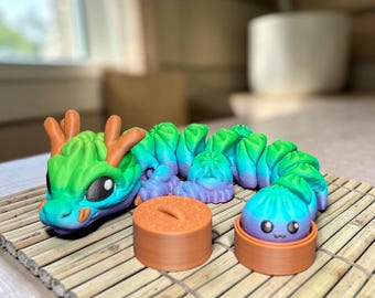 Beweglicher Knödel-Drache als Fidget-Toy | Flexibler Schreibtischbegleiter aus PLA, leuchtende Farben