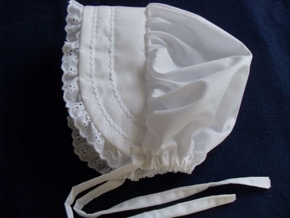 New Handmade White Cotton Eyelet with White Lace /& Trim Baby Bonnet
