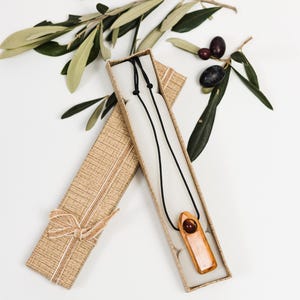 Handmade Olive Wood Pendant Necklace – Unique Gift for Mom or Loved Ones – Natural, Rustic, Meaningful Jewelry for Mothers & Relatives
