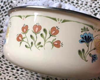 Vintage Metal Enamelware Kobe Bowl