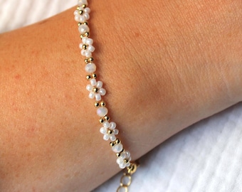 Flower Bracelet Daisy white flowers - Daisy Bracelet - Gift, Mother&#39;s Day, for girlfriend, sister, 18k gold plated, bridal jewelry, birthday