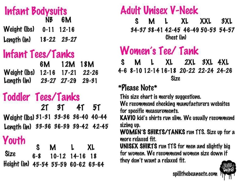 Op de afbeelding: Maattabel voor baby-, peuter-, jeugd- en volwassen kleding. De tabel bevat maten voor rompers, T-shirts, tanktops en V-hals shirts. Het bevat ook gewichts- en lengtemetingen voor baby- en peutermaten, en hoogtemetingen voor jeugdmaten. De tabel bevat een opmerking over de maatvoering voor dames- en unisex shirts.