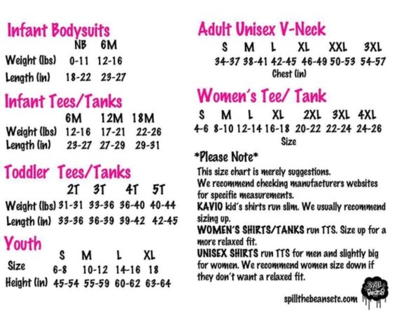 Op de afbeelding: Maattabel voor baby-, peuter-, jeugd-, dames- en unisex shirts en tanks. De tabel bevat maten, gewicht, lengte, hoogte en borstomvang in inches en ponden. De tabel bevat ook een opmerking over het op maat bestellen van dames shirts en tanks en het bestellen van een maat kleiner voor unisex shirts voor dames.