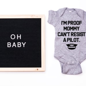 Proof Mommy Can&#39;t Resist A Pilot, Pilot Baby Clothes, Baby Shower gift, Baby boy bodysuit, baby girl bodysuit, Baby clothes, Kids Clothes