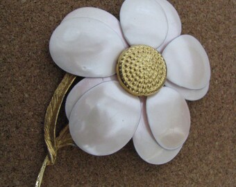 Vintage pale pink or champagne flower pin flower brooch with gold center