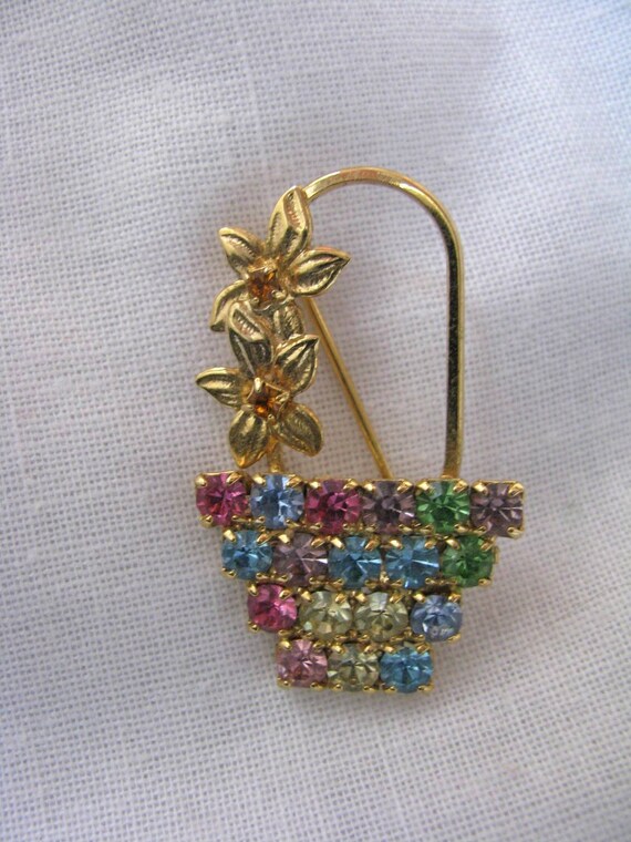 Beautiful vintage gold tone basket pin w flowers … - image 2