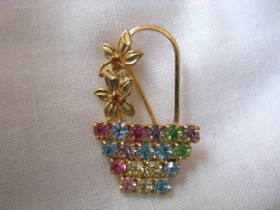 Beautiful vintage gold tone basket pin w flowers … - image 3