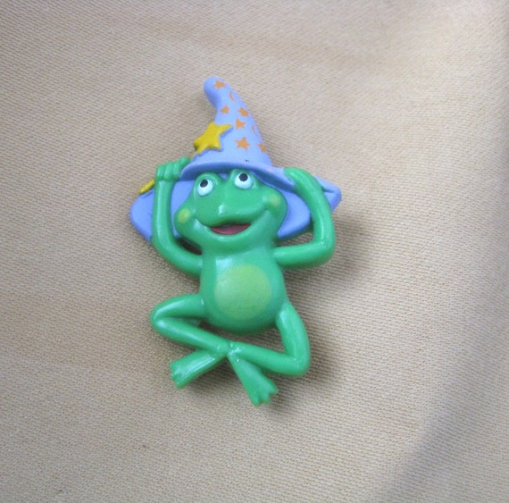 Hallmark green frog w/ wizard hat 1985 brooch pin - image 2