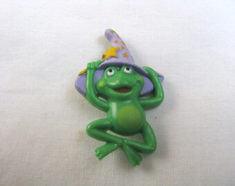 Hallmark green frog w/ wizard hat 1985 brooch pin