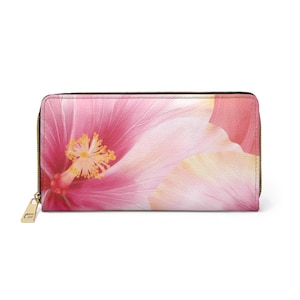 Carteira Blush Hibiscus com zíper, Close-up floral rosa suave em couro vegano, Carteira rosa, Carteira fofa, Carteira feminina, Carteira feminina, Carteira para cartão