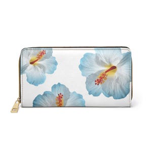 Cartera blanca con diseño floral de hibisco azul, elegancia de inspiración tropical, cartera minimalista, cartera bonita, cartera elegante, cartera de cuero