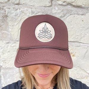 Boot Stitch Leather Patch Trucker Hat | Women&#39; trucker hat | Boot stitch hat | Decky puffy