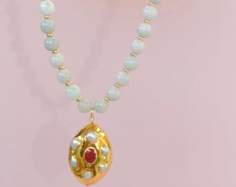 Mint Quartzite Beaded Necklace, Gold Pearl Pendant, Vintage Coastal Statement Jewelry