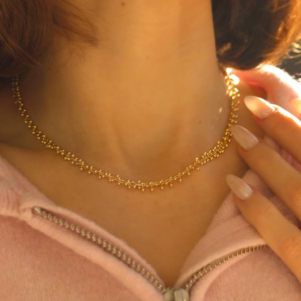 Halsband med 18k guldfyllt, elegant pärlkedja