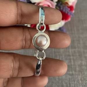 Handmade Sterling Silber Perle Edelstein Haken Armband: Zierlicher Armreif für Sie