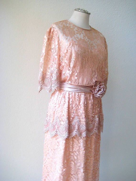 SALE 50% Off. vintage pretty in peach romantic lac