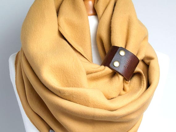 CHUNKY SCARF, extra CHUNKY Infinity Scarf with leather cuff, winter fashion infinity scarf, winter accessories, gift idea for best friendt