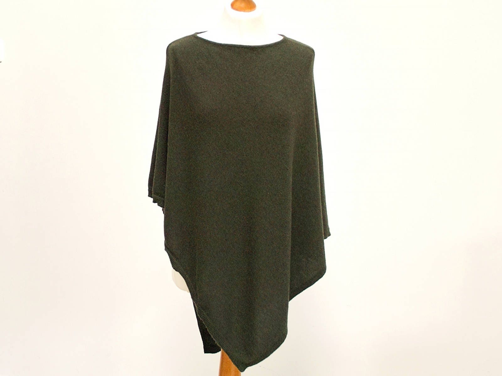 Forest green PONCHO wrap, poncho cape, autumn fashion cape, gift ideas ...