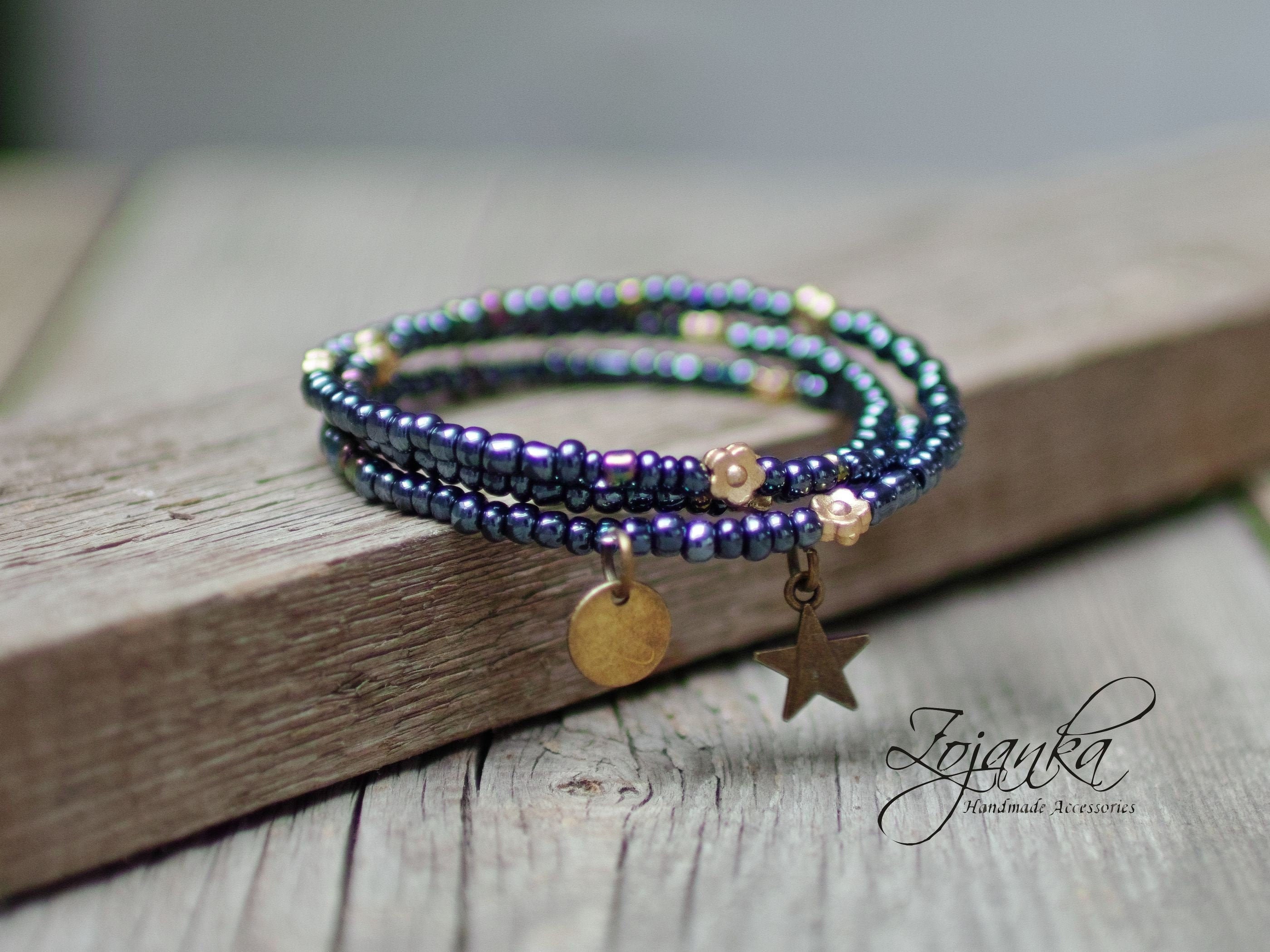 Memory wire bracelet tutorial with beads and wrapped wire