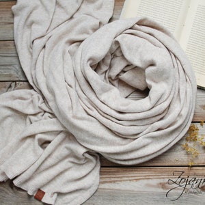 Grote oversized WOLLEN SJAAL wrap, lichtbeige gemêleerde wollen sjaal voor dames, merino lichtgewicht wrap voor dames, lichtgewicht kasjmier sjaal afbeelding 3