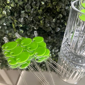 Olivgrüne Getränkerührer, Martini-Themen-Party-Dekor, ein Tini bisschen älter, klassische Getränkerührer, Party-Dekor, Cocktail-Rührer, Party-Rührstäbchen