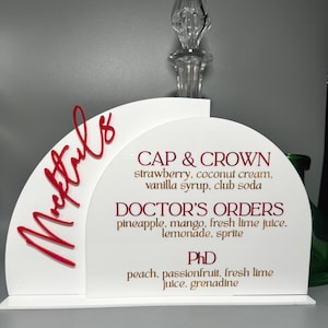 Cardápio de coquetéis personalizado em acrílico: Placa de bar elegante