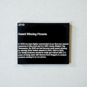 Letrero de galería de arte, cartel de arte, tarjeta de museo, etiqueta de obra de arte acrílica, letrero de descripción de obra de arte, letrero de arte, tarjeta de información del artista, miniplaca de arte