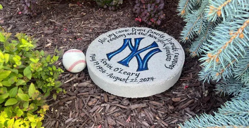 Piedra conmemorativa de béisbol de los Yankees: regalo conmemorativo pintado a mano imagen 12