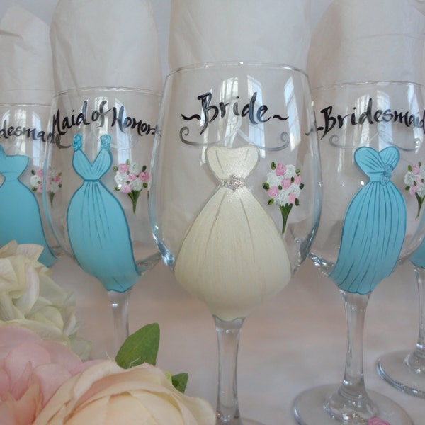 Mano pintada & personalizado para que coincida con sus vestidos de Dama de honor vestido blanco vino copas - regalo disponible