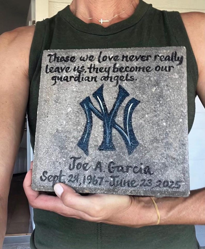 Piedra conmemorativa de béisbol de los Yankees: regalo conmemorativo pintado a mano imagen 11
