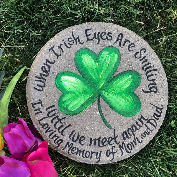 SHAMROCK Stepping Stone, Mom & Dad Memorial Gift, Memorial for parents, Personalized Garden Gift, Parent Sympathy, Dad Garden Gift, Irish