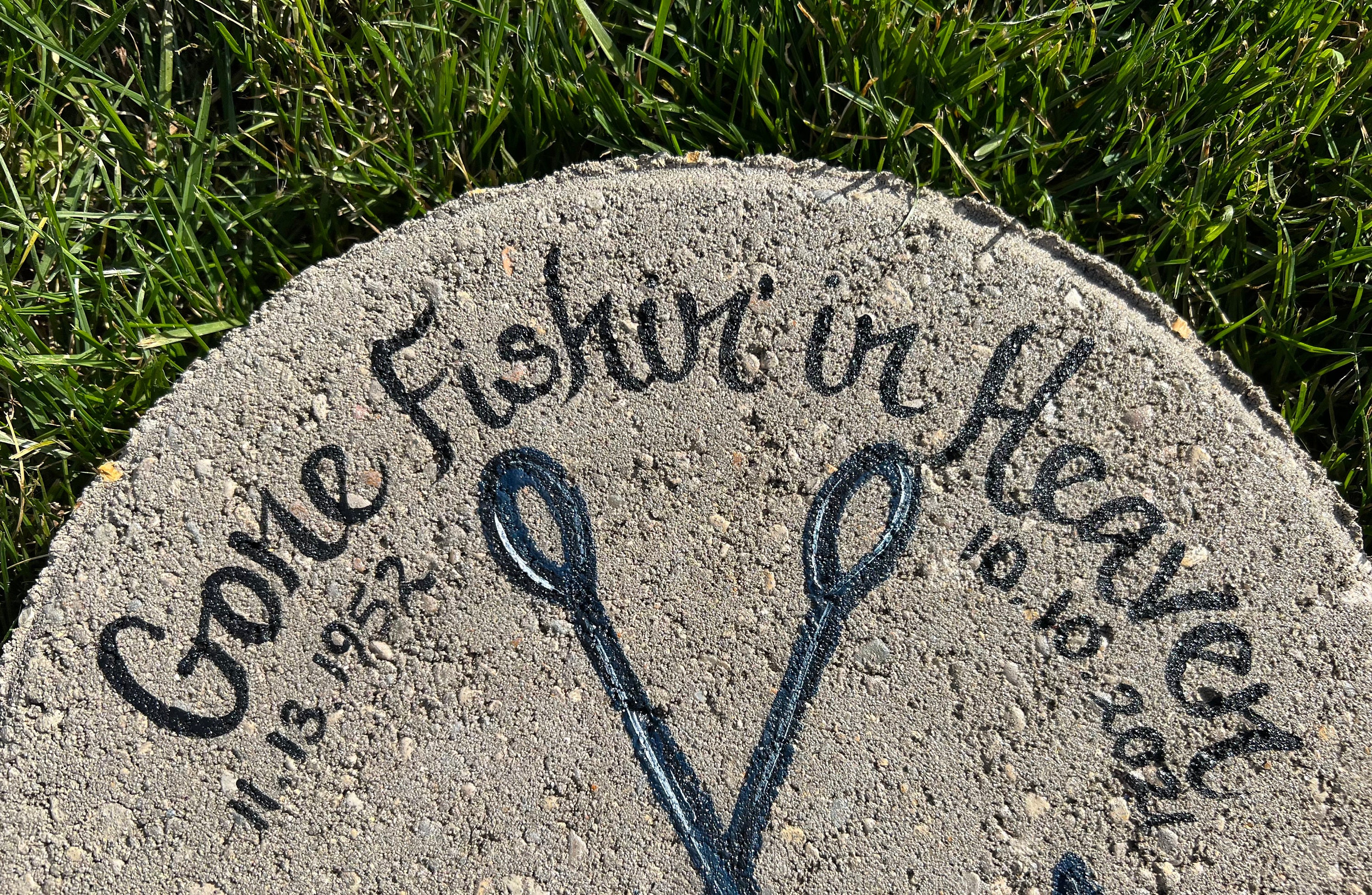 Generic Fishing Memorial Stone Garden Slate Stones Fishing Memorial Plaque For Dad Grandpa Husband Fishermen Sympathy Gifts Loss Of Loved One (S3