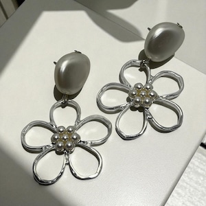 Pearl Rhinestone Flower Fashion Earrings Handmade Vintage Jewerly