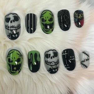 Halloween Fun Scary Press on Nails Medium Length Oval Shape Fashion Fake Nails