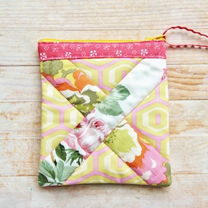 Zipper pouch cosmetic bag make-up case mobile cell phone pencil case carry-all wallet pink yellow green rose floral patchwork quilted gift