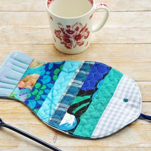 Patchwork Fish Pot Holder: Quilted Maritime Coaster Mug Rug