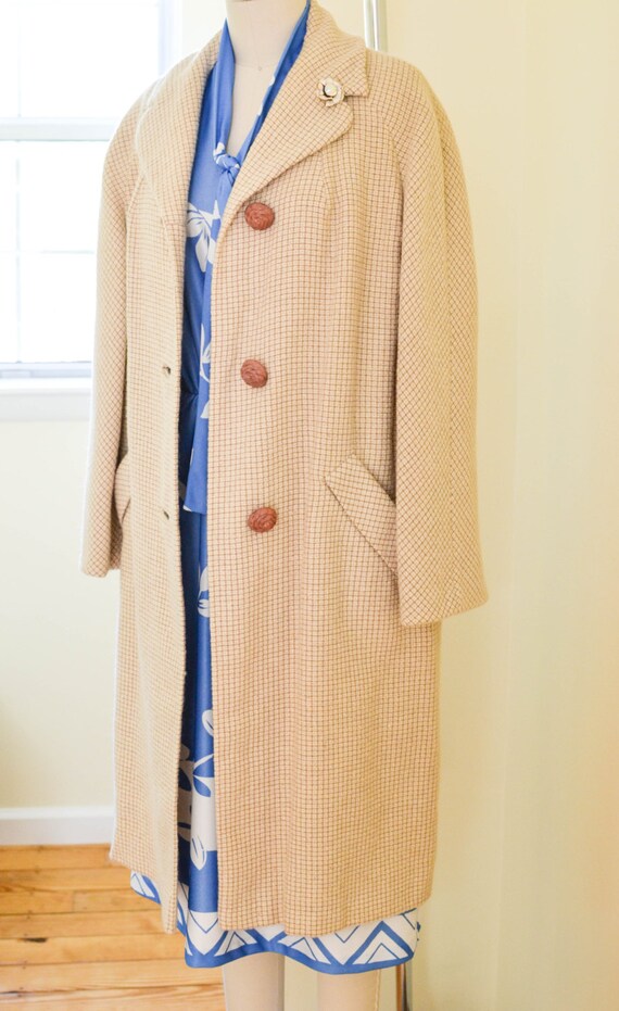 Vintage Women's Swing Coat, Cream and Brown Check… - image 3