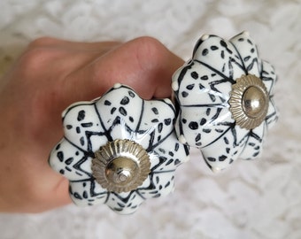 Set of 2 Drawer Pulls, Black and White Pattern