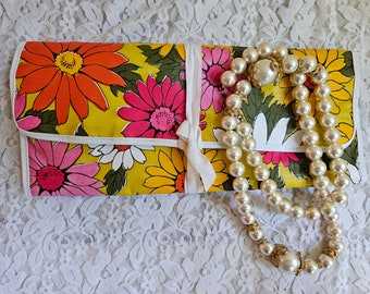 Vintage Flower Power Pouch, Lingerie or Jewelry Travel Case, Mod Bill Organizer, Expandable File