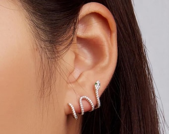 Einzigartige Silber überlagerte Schlangen-Ohrring für Frauen, stilvolle Schlangen-Bolzenohrring, Minimalist Goth Ohrring-Bolzen, Schlangenschmuck, Sternzeichen Geschenk