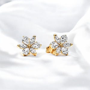 Cute Cluster Earring Stud, Small Flower Stud Earring, 14k Gold Flower Stud, Cute Zircon Floral Jewellery, Sparkling Gold Flower Gift For Her