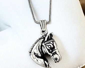 Collar con colgante de cabeza de caballo en plata 925. Joya para amantes de los caballos. Regalo con forma de animal. Collar con dije hecho a mano. Collar unisex.