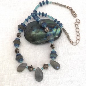 Street lamp Labradorite Necklace image 3