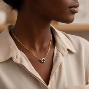 Two-Tone Interlocking Necklace,Necklace,Interlinked Circle Rings,Gold and Silver Interlocking Pendant