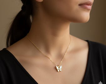 Collana con ciondolo a farfalla in madreperla, color oro, gioiello minimalista