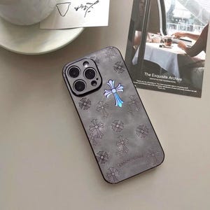Étui de téléphone inspiré CH, étui iPhone gothique, couverture de téléphone portable Goth, étui iPhone pour iPhone 11 12 13 14 15 16 Plus Pro Max, cadeau pour elle, lui