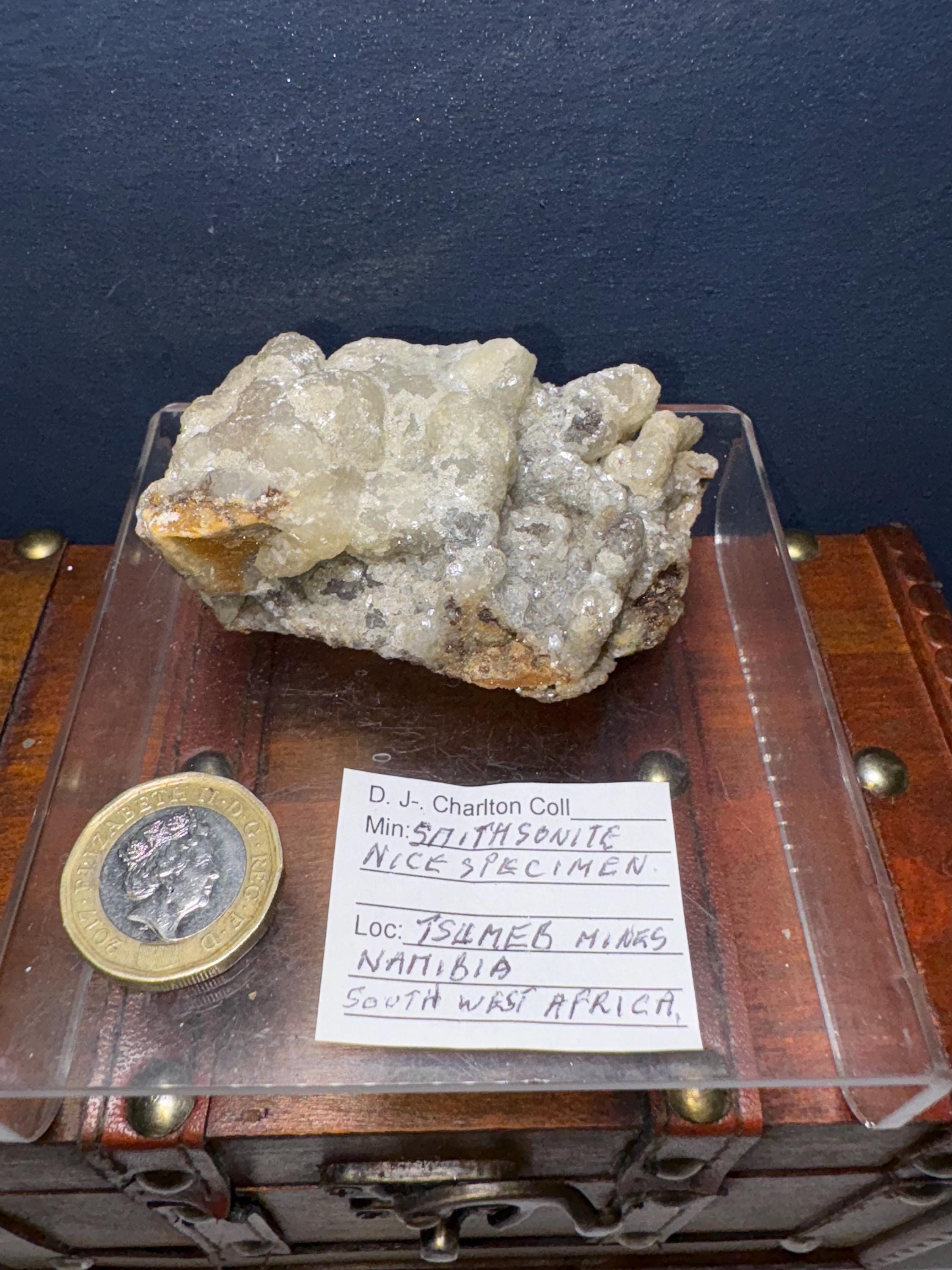 優れたスミソナイト標本 ツメブ鉱山 ナミビア 南西アフリカ 天然結晶